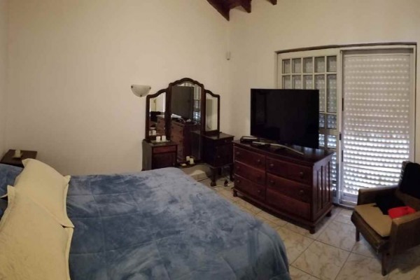 Casa 4 habitaciones dormitorios Villa Carlos Paz cerca del centro y a 100m del rio