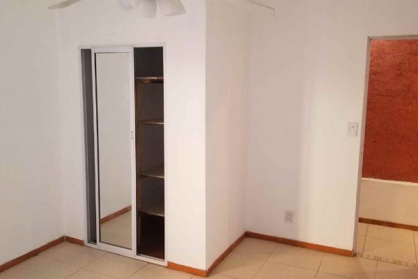 Complejo de 3 departamentos de 2 dormitorios cada uno centricos B° Villa Dominguez alta rentabilidad Oportunidad