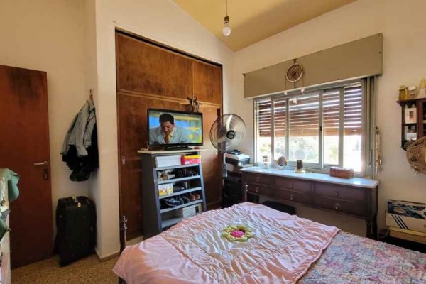 Bo Jose Muñoz a 6 cuadras de pleno centro 2 dormitorios, cocina, estar comedor, living. Pileta