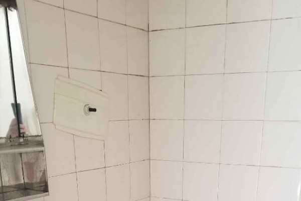 Amplio local sobre Av Libertad