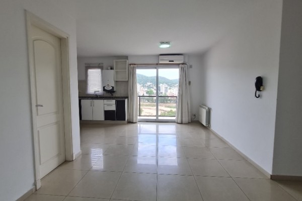 HERMOSO DEPARTAMENTO 2 DORMITORIOS Y 2 BAÑOS CON COCHERA - EDIFICIO TORRE SERENA 