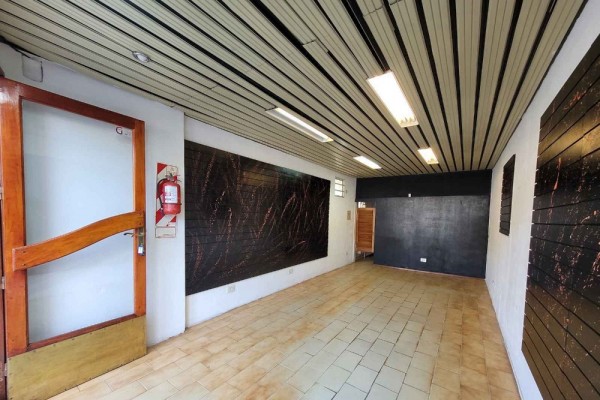 Local sobre colectora San Martin Carlos Paz