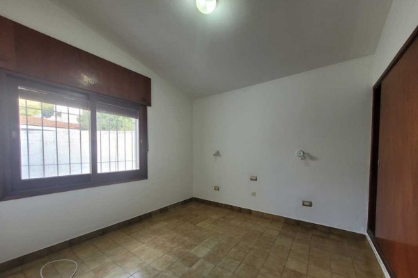 Hermosa casa 3 dormitorios, pileta y dependencias