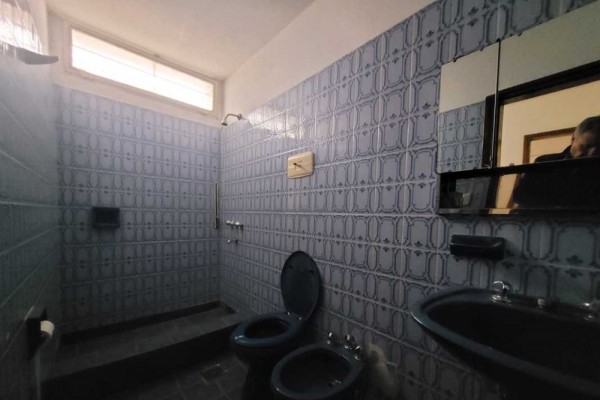 Hermosa casa 3 dormitorios, pileta y dependencias