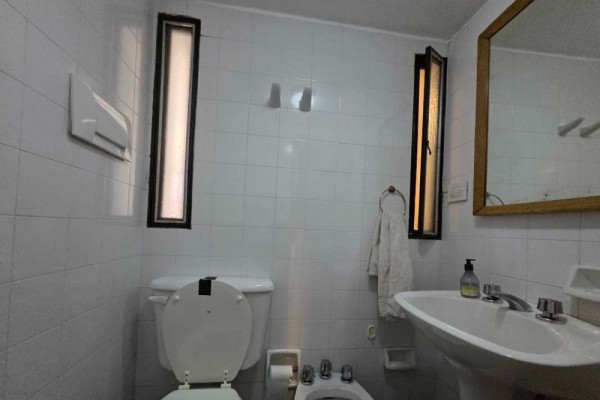 Hermosa casa en 3 plantas B° Las Vertientes 2 dormitorios con pileta y hermosa vista