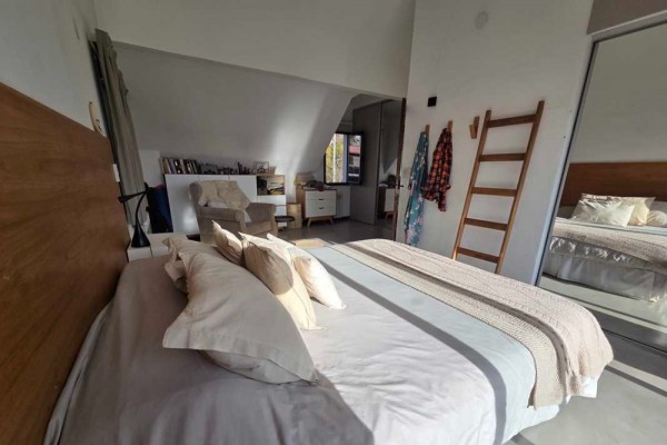 Hermosa casa en 3 plantas B° Las Vertientes 2 dormitorios con pileta y hermosa vista