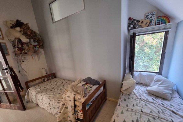 Hermosa casa en 3 plantas B° Las Vertientes 2 dormitorios con pileta y hermosa vista