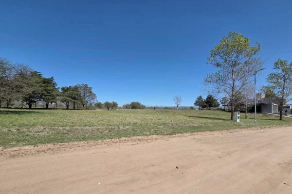 Lote 800m2 Carlos Paz Golf a pocos metros de la cancha hermosas vistas