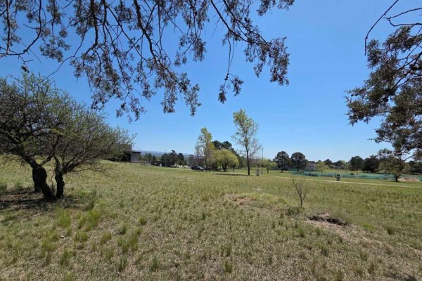 Lote 800m2 Carlos Paz Golf a pocos metros de la cancha hermosas vistas