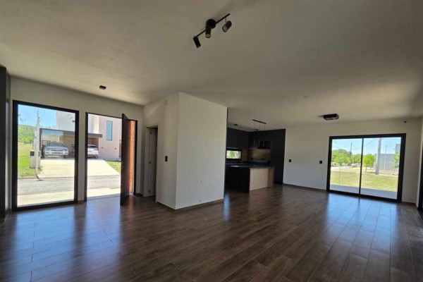 Hermosa casa de categoría Tejas 4 Malagueño 3 dormitorios con pileta excelente Renta