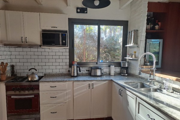 Hermosa Casa de 3 dormitorios en Villa del Lago. 1080 m2 de terreno 