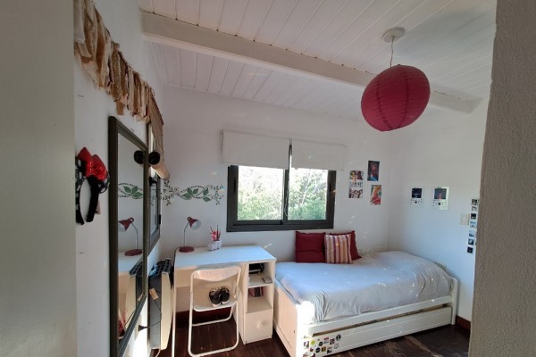 Hermosa Casa de 3 dormitorios en Villa del Lago. 1080 m2 de terreno 