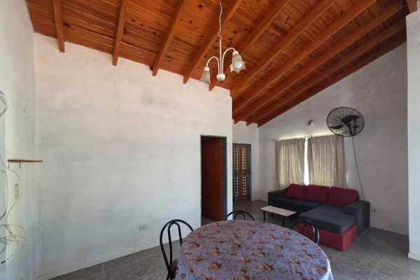 HOPORTUNIDAD - Complejo Local comercial, y 2 departamentos sobre Av. Los Sauces