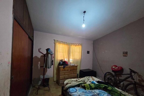 HOPORTUNIDAD - Complejo Local comercial, y 2 departamentos sobre Av. Los Sauces