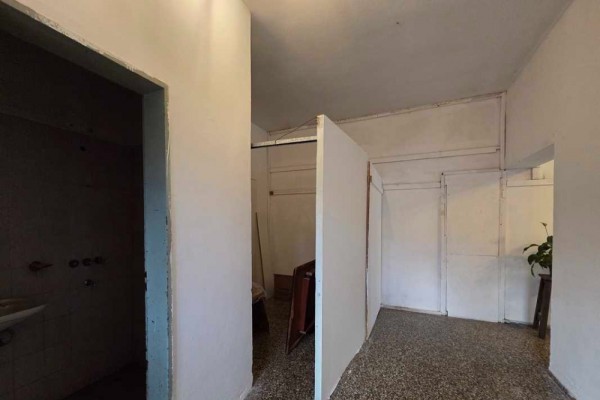 HOPORTUNIDAD - Complejo Local comercial, y 2 departamentos sobre Av. Los Sauces