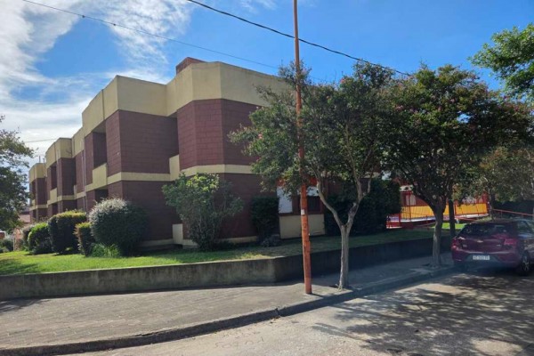 Hermoso Departamento 2 dormitorios, pileta y cochera