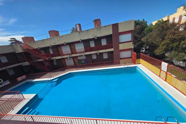 Hermoso Departamento 2 dormitorios, pileta y cochera