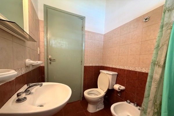 CASA ALQUILER ANUAL - PLANO CENTRO CARLOS PAZ