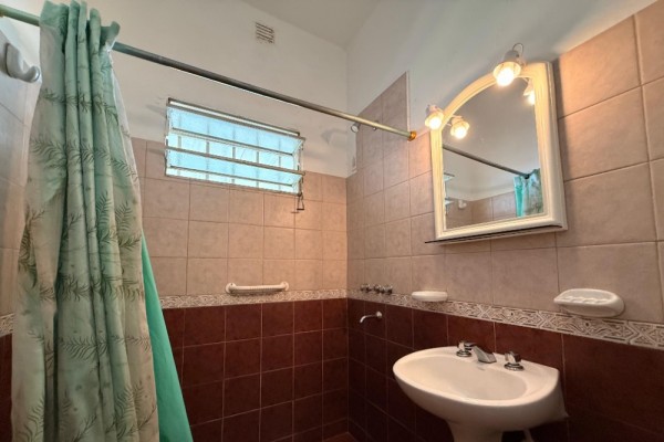 CASA ALQUILER ANUAL - PLANO CENTRO CARLOS PAZ