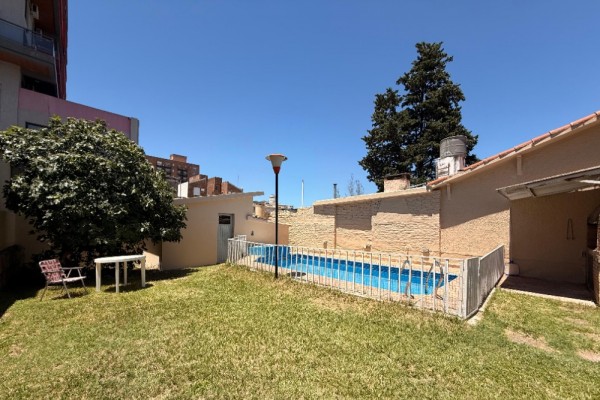 CASA ALQUILER ANUAL - PLANO CENTRO CARLOS PAZ