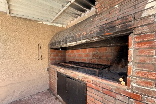 CASA ALQUILER ANUAL - PLANO CENTRO CARLOS PAZ