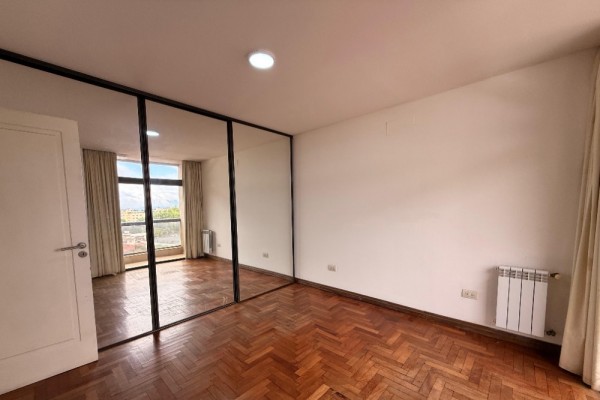 DEPARTAMENTO DOS DORMITORIOS CON COCHERA - EDIFICIO MELOS