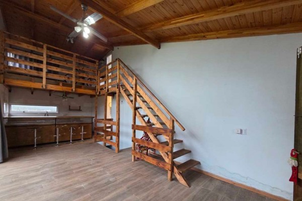 Estancia Vieja, 3 habitaciones, 1 baño, amplia cocina estar comedor, amplio parque