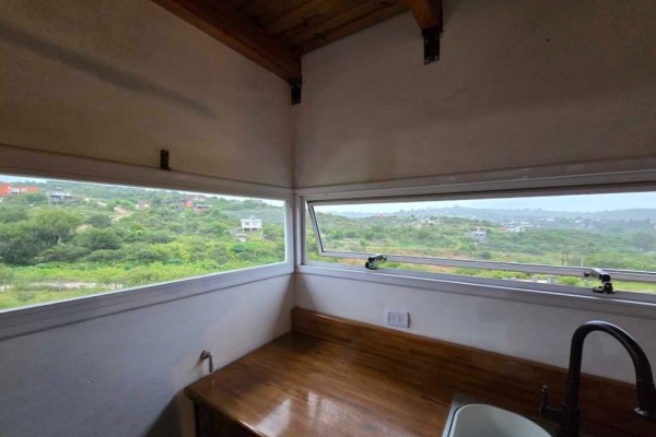 Estancia Vieja, 3 habitaciones, 1 baño, amplia cocina estar comedor, amplio parque