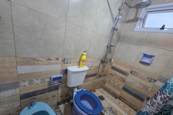 Estancia Vieja, 3 habitaciones, 1 baño, amplia cocina estar comedor, amplio parque