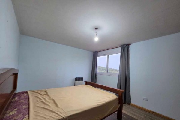 Estancia Vieja, 3 habitaciones, 1 baño, amplia cocina estar comedor, amplio parque