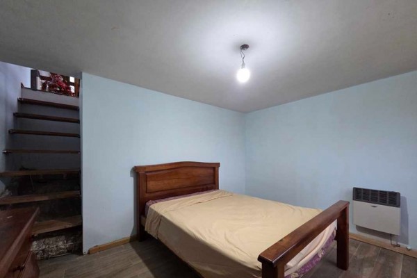 Estancia Vieja, 3 habitaciones, 1 baño, amplia cocina estar comedor, amplio parque