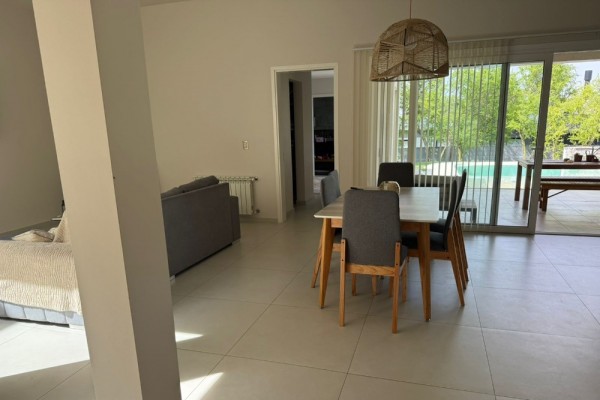 HERMOSA CASA 3 DORMITORIOS - BARRIO PRIVADO