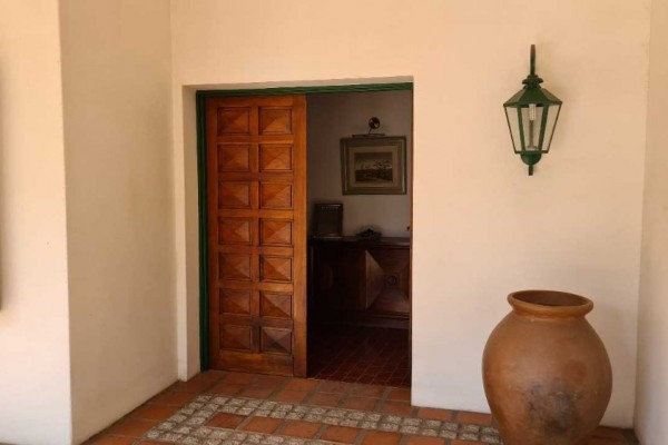 Importante casa en Villa Belgrano lote 2.183m2 y 547m2 edificados, 4 dormitorios, 5 baños 