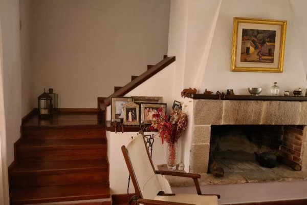 Importante casa en Villa Belgrano lote 2.183m2 y 547m2 edificados, 4 dormitorios, 5 baños 
