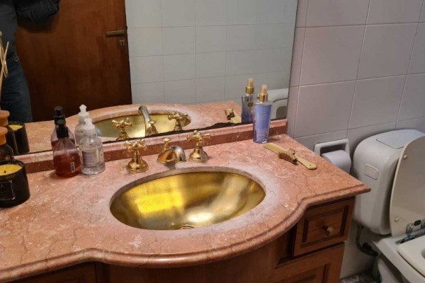 Importante casa en Villa Belgrano lote 2.183m2 y 547m2 edificados, 4 dormitorios, 5 baños 