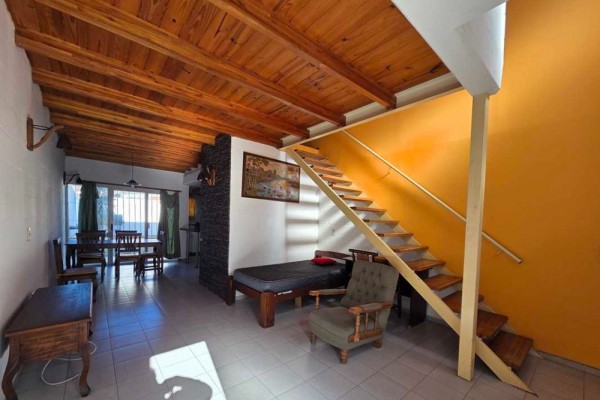 Duplex complejo  Los Cerezos, 2 dormitorios, patio, cochera, complejo con pileta, 