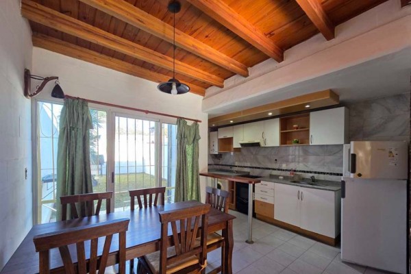 Duplex complejo  Los Cerezos, 2 dormitorios, patio, cochera, complejo con pileta, 