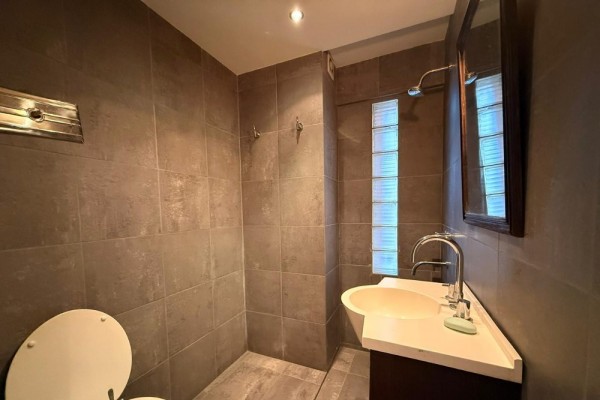 Hermso piso en Nueva Cordoba, 3 dormitorios, living comedor, cocina moderna