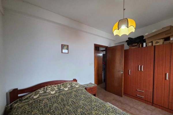 Departamento 1 dormitorio con cochera, gas natural, excelente vista, centrico
