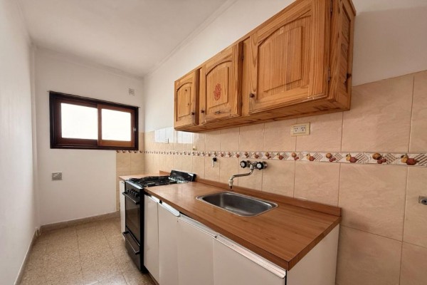 1 dormitorio con balcón edificio Ex Correo