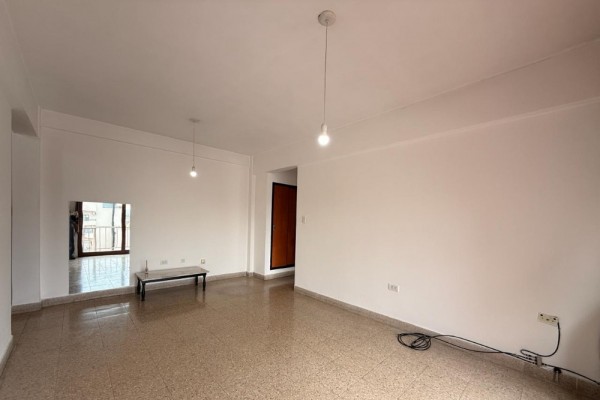 1 dormitorio con balcón edificio Ex Correo
