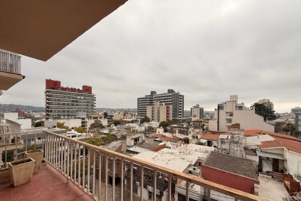 1 dormitorio con balcón edificio Ex Correo