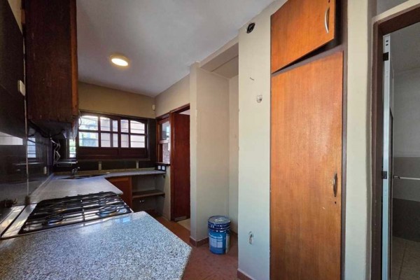 Casa zona Costa Azul a metros del Colegio 2 dormitorios mas 1 muy pequeño pileta quincho