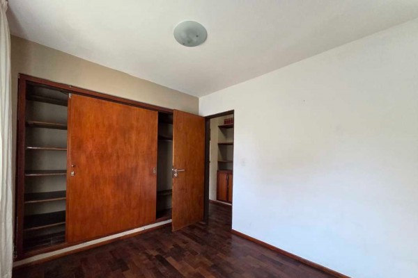 Casa zona Costa Azul a metros del Colegio 2 dormitorios mas 1 muy pequeño pileta quincho