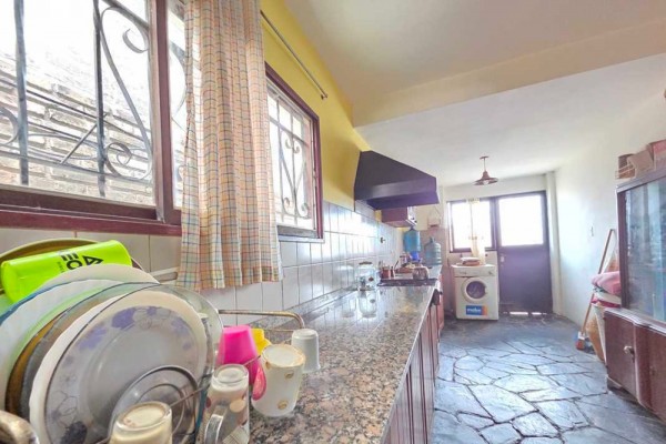 Muy linda casa B° José Muñoz 4 dormitorios, 4 baños, amplio parque