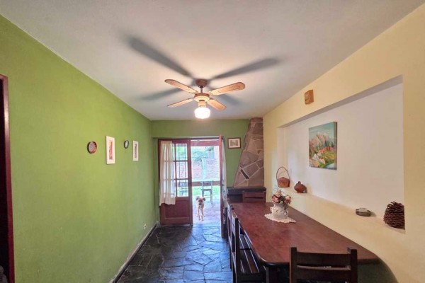 Muy linda casa B° José Muñoz 4 dormitorios, 4 baños, amplio parque