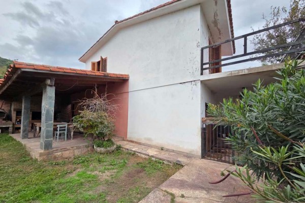 Muy linda casa B° José Muñoz 4 dormitorios, 4 baños, amplio parque