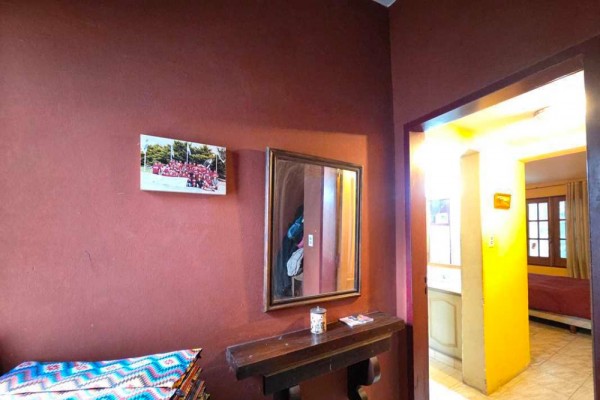 Muy linda casa B° José Muñoz 4 dormitorios, 4 baños, amplio parque