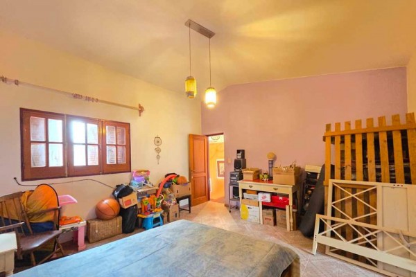 Muy linda casa B° José Muñoz 4 dormitorios, 4 baños, amplio parque