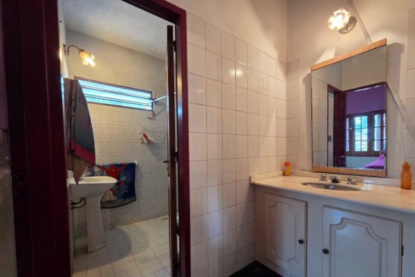 Muy linda casa B° José Muñoz 4 dormitorios, 4 baños, amplio parque
